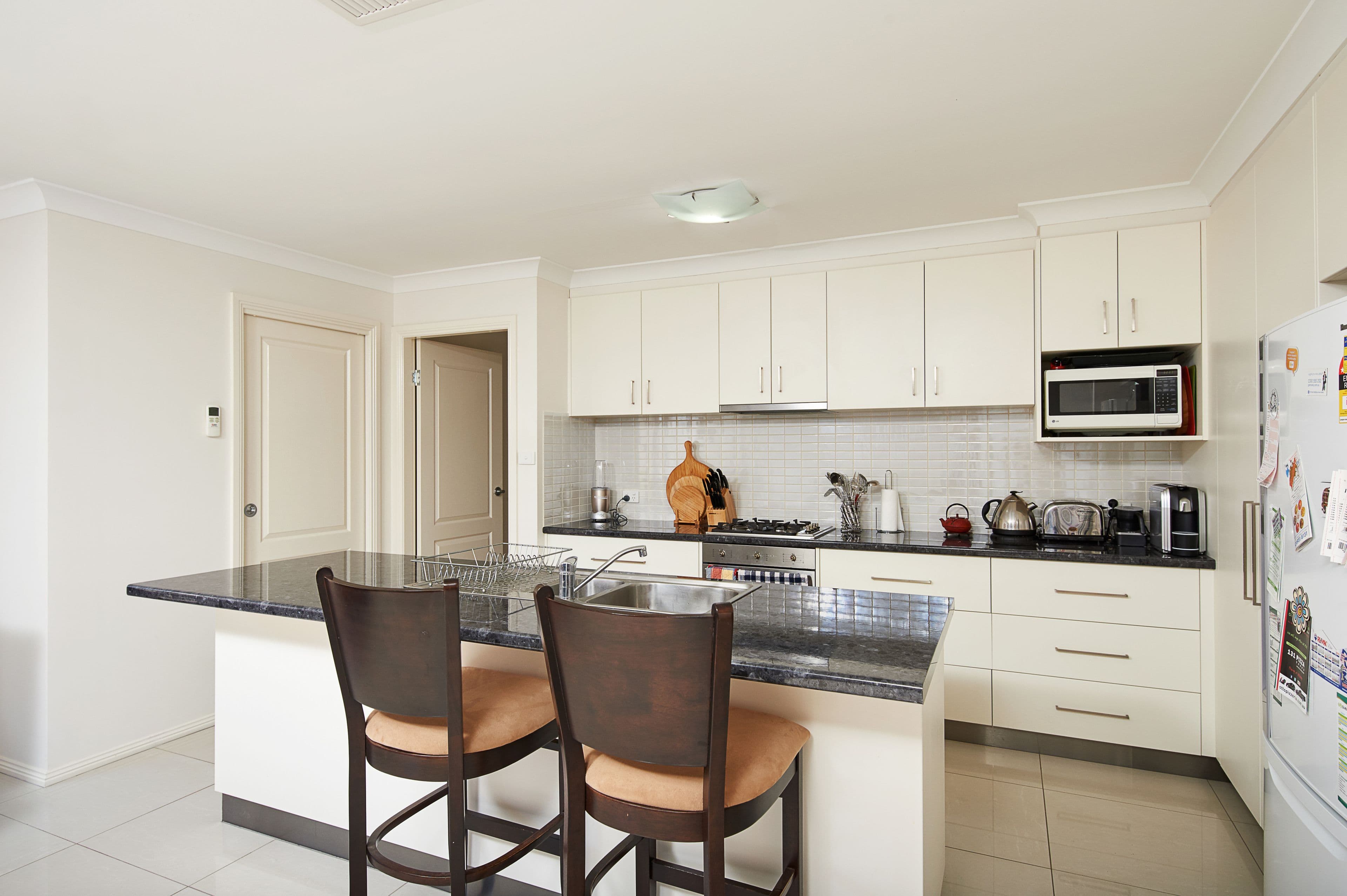 27 Osterley Street, Bourkelands - Thumbnail 2