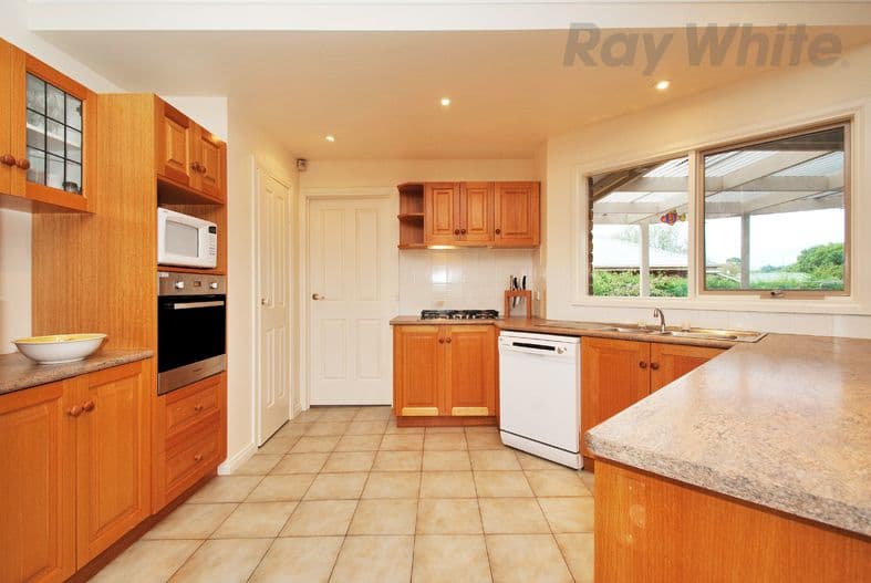40 HIGHLAND Avenue, CROYDON VIC 3136, Croydon - Thumbnail 3