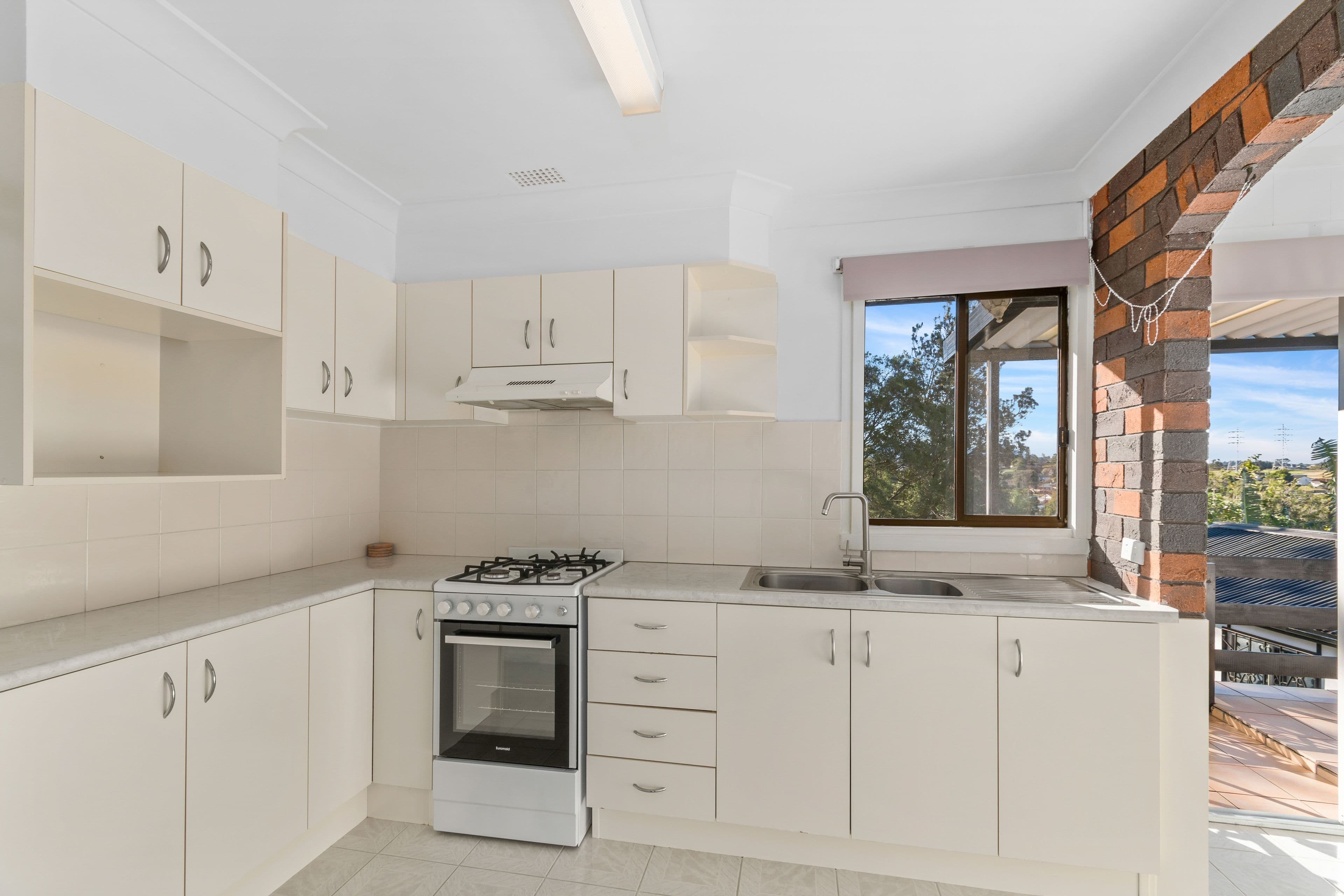 16 Wybalena Avenue, Koonawarra NSW 2530, Koonawarra - Thumbnail 3