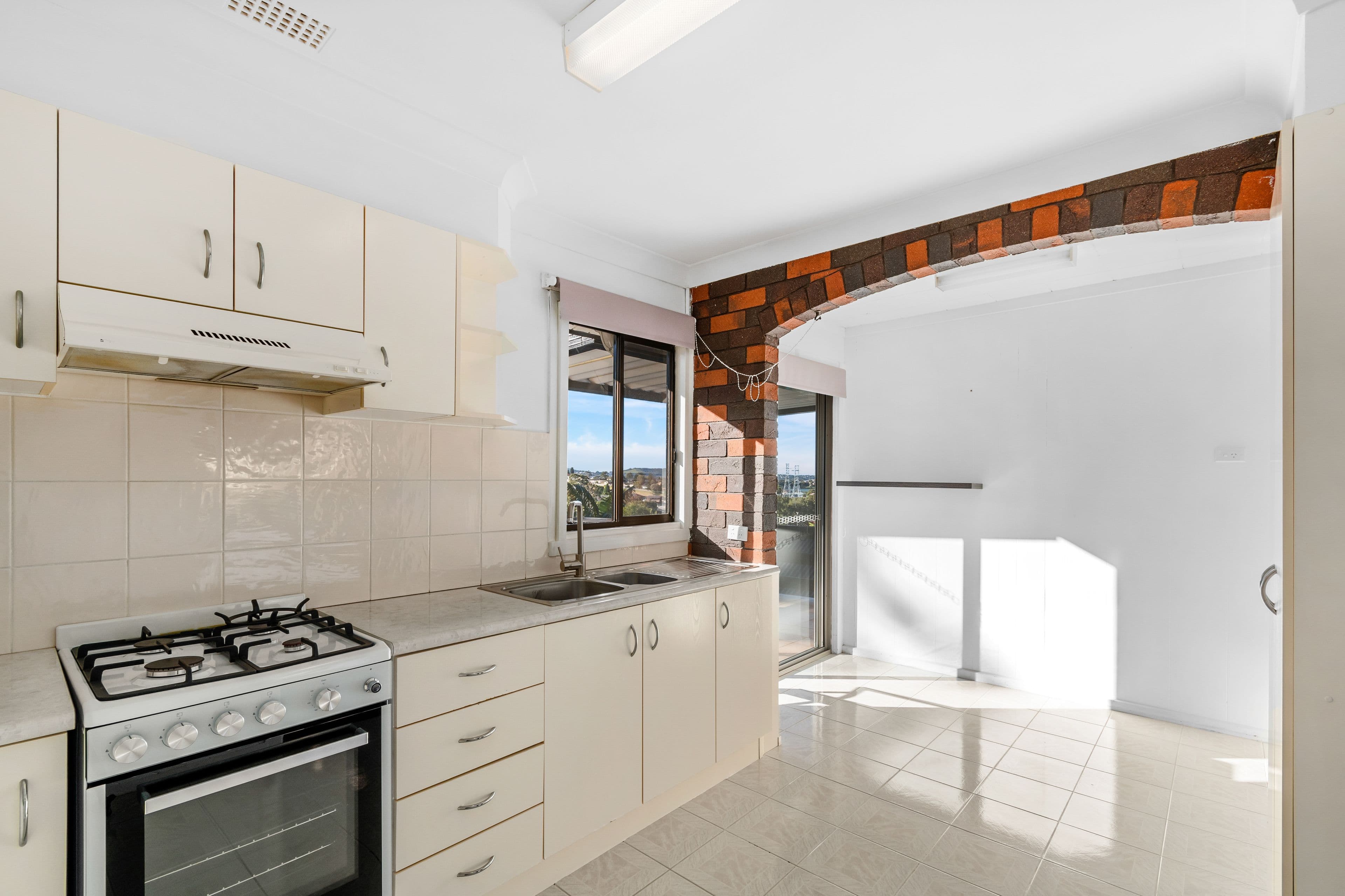 16 Wybalena Avenue, Koonawarra NSW 2530, Koonawarra - Thumbnail 4