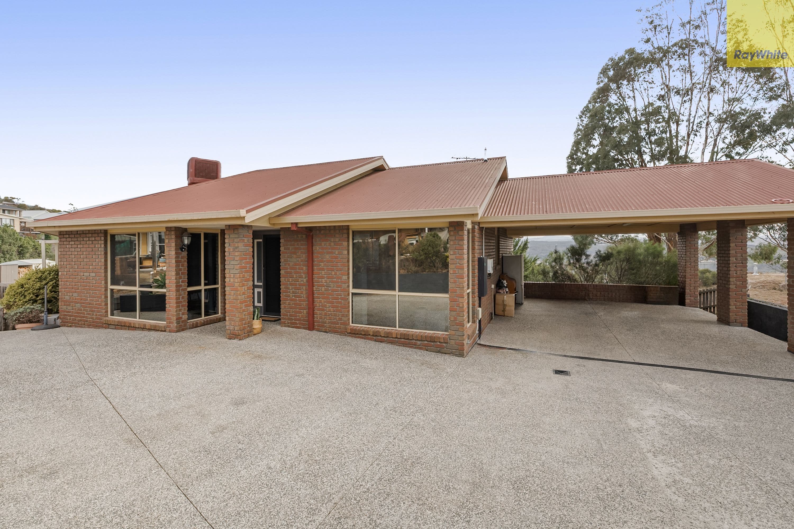 13 Carlogie Place, Darley VIC 3340, Darley - Thumbnail 2