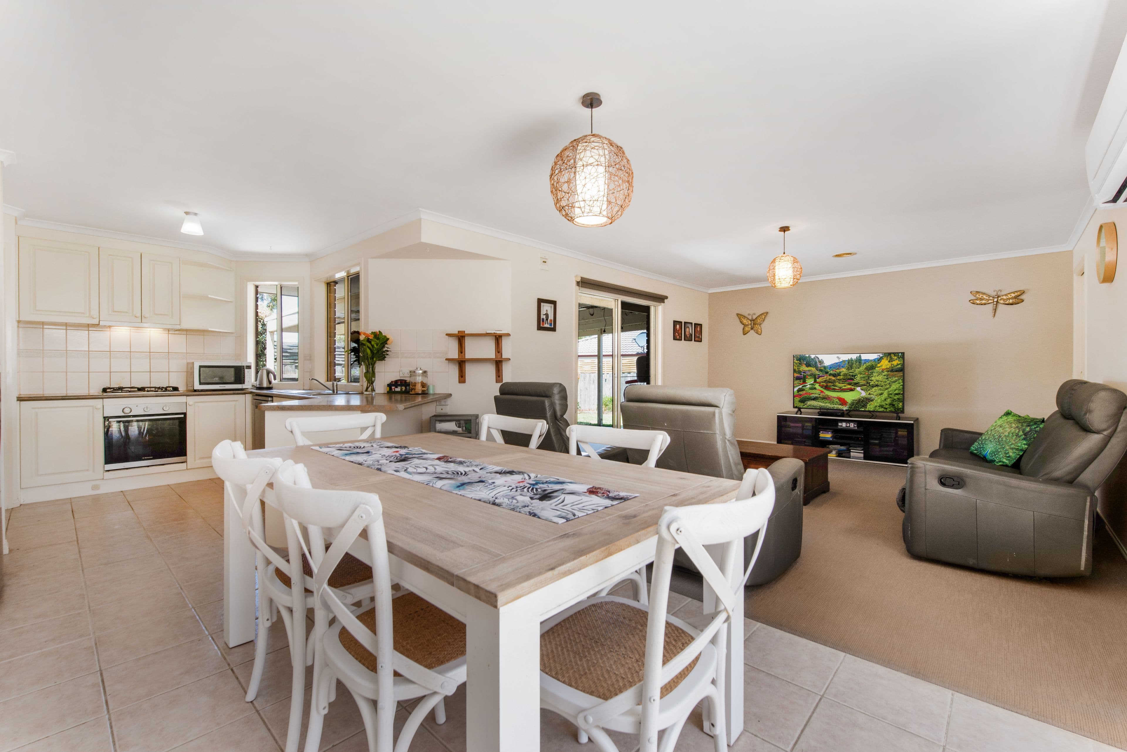 3 Claire Close, Pakenham VIC 3810, Pakenham - Thumbnail 3