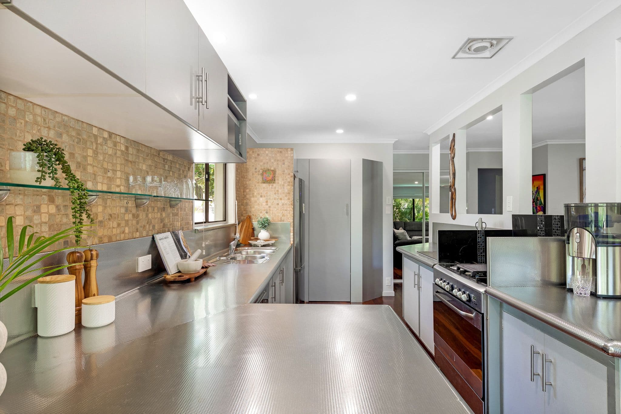 4-6 Woyin Street, Alexandra Headland QLD 4572, Alexandra Headland - Thumbnail 3