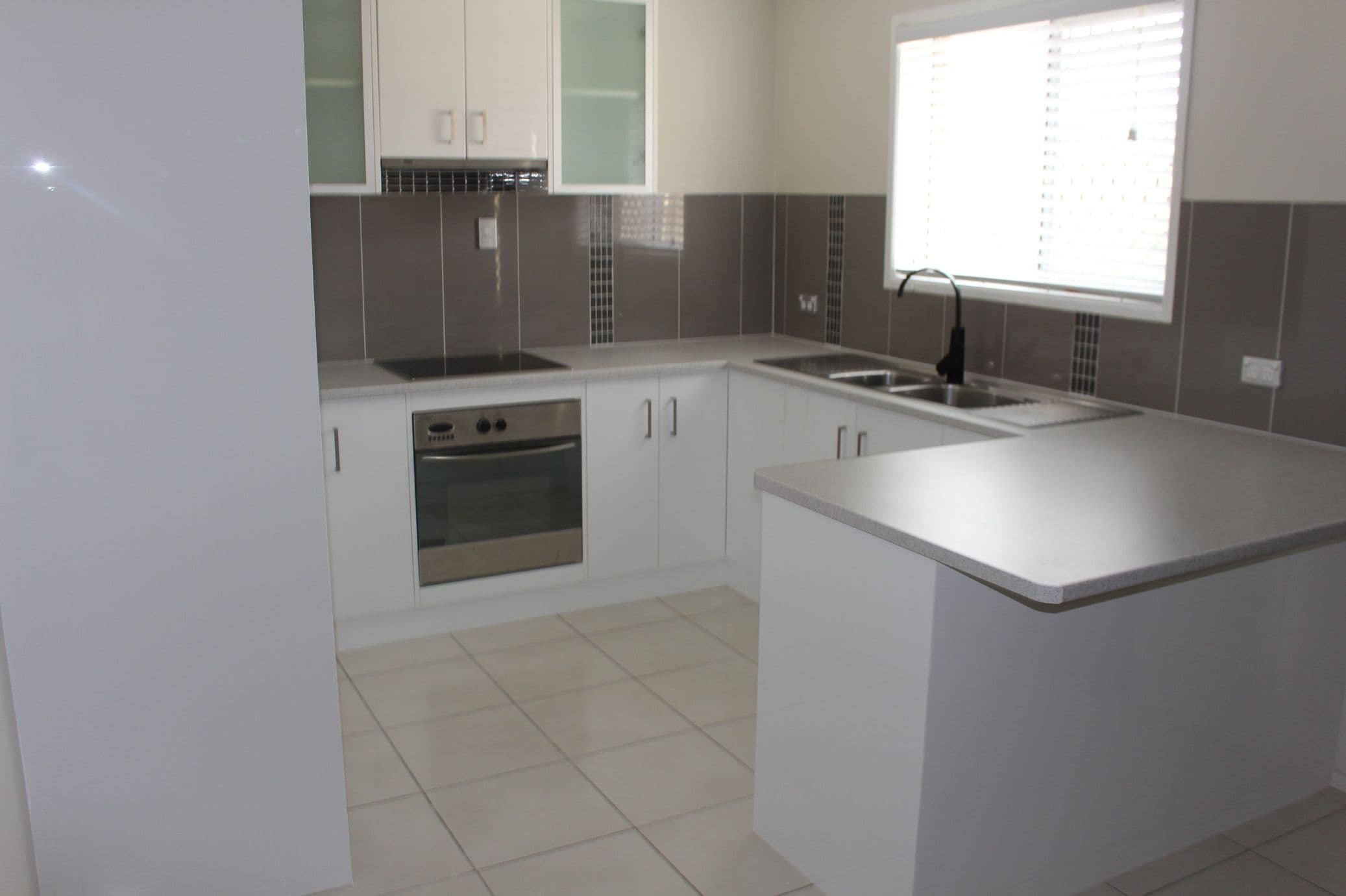 24 Bingera Street, Clinton QLD 4680, Clinton - Thumbnail 3