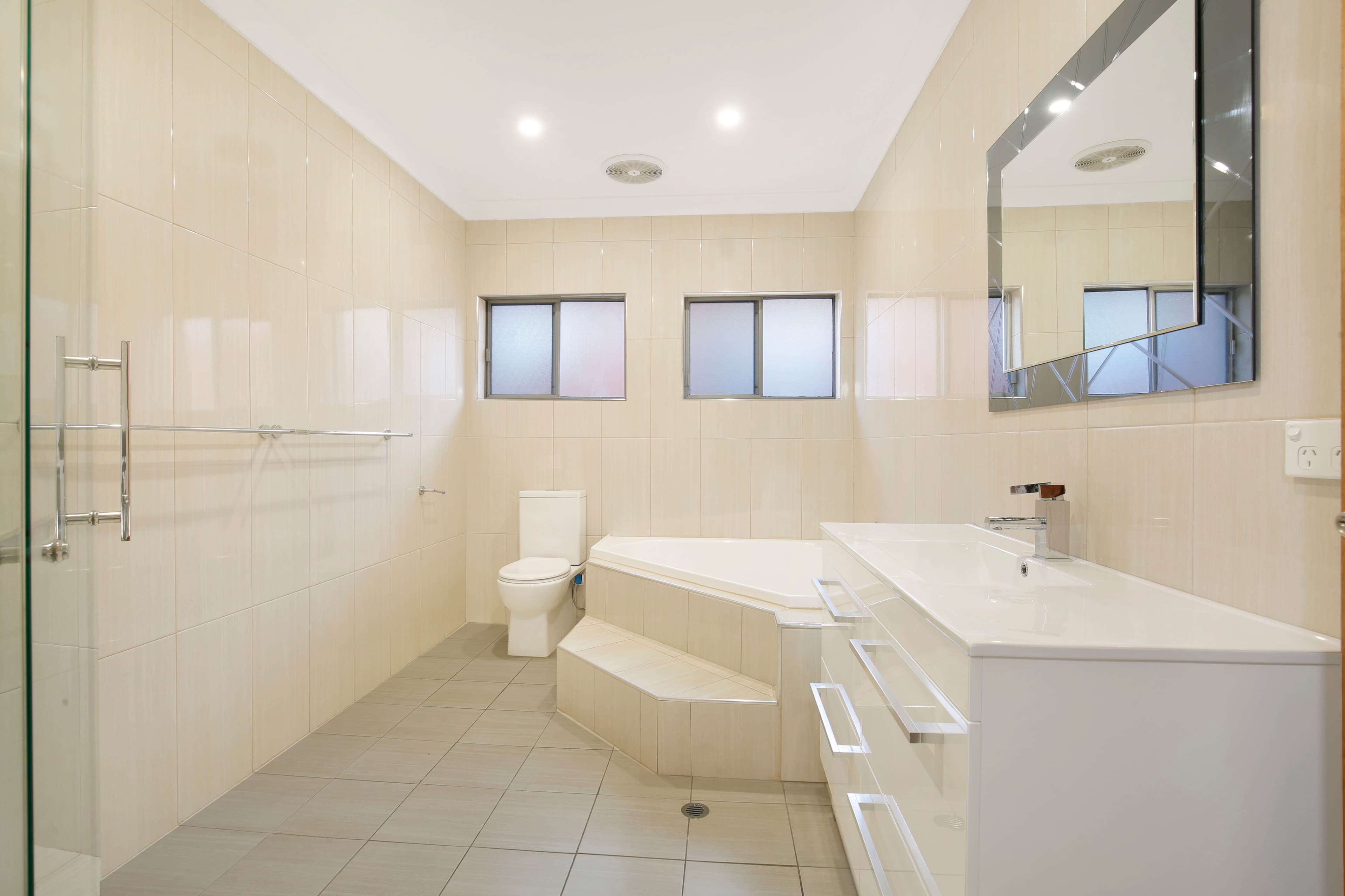 27 Cobblers Avenue, Figtree - Thumbnail 5