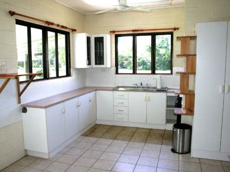 17 Empress Drive, CUNGULLA QLD 4816, Cungulla - Thumbnail 4