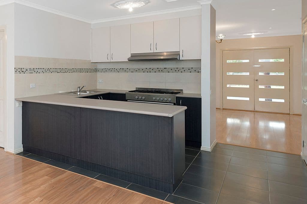 85 Cradle Mountain Drive, Craigieburn VIC 3064, Craigieburn - Thumbnail 2