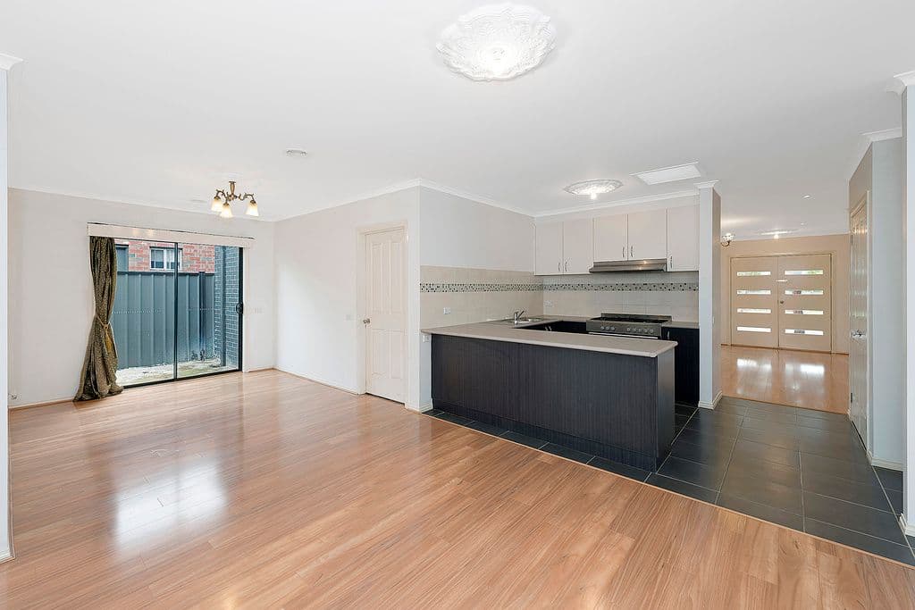 85 Cradle Mountain Drive, Craigieburn VIC 3064, Craigieburn - Thumbnail 3