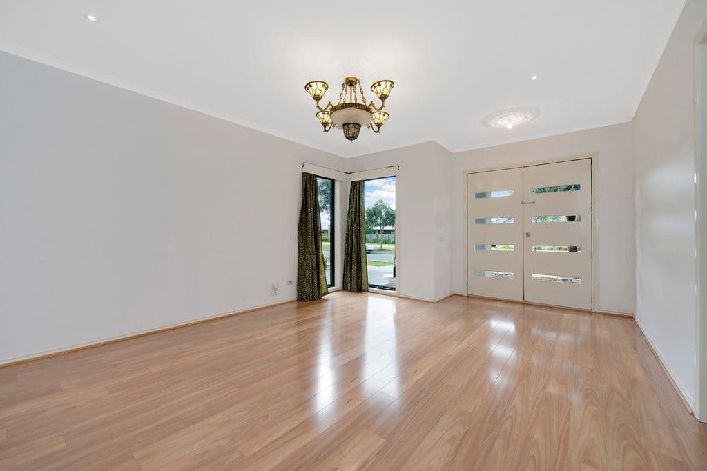85 Cradle Mountain Drive, Craigieburn VIC 3064, Craigieburn - Thumbnail 4