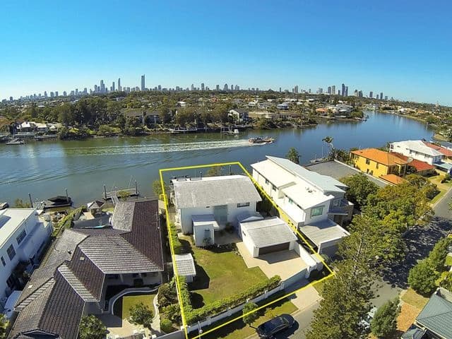 37 Conifer Crescent, BROADBEACH WATERS QLD 4218, Broadbeach Waters - Thumbnail 2