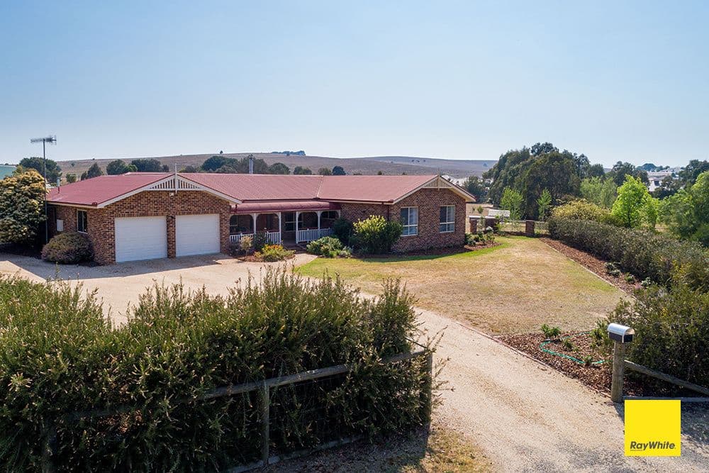 22 John Dwyer Crescent, Bungendore - Image 1