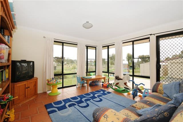 5 Clifford Street, MERINGANDAN WEST QLD 4352, Meringandan West - Thumbnail 8