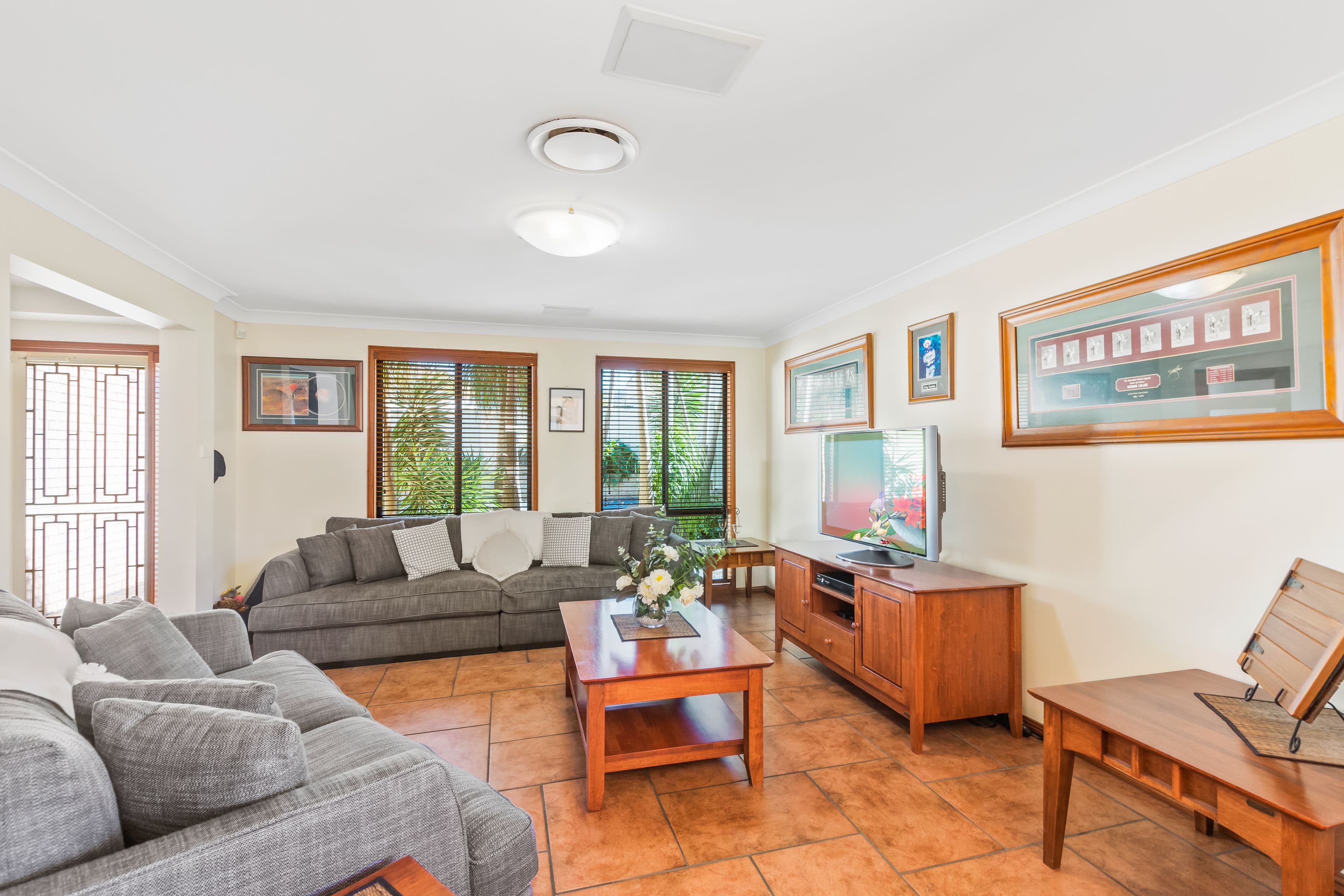 16 Kirriemuir Glen, Horsley NSW 2530, Horsley - Thumbnail 2