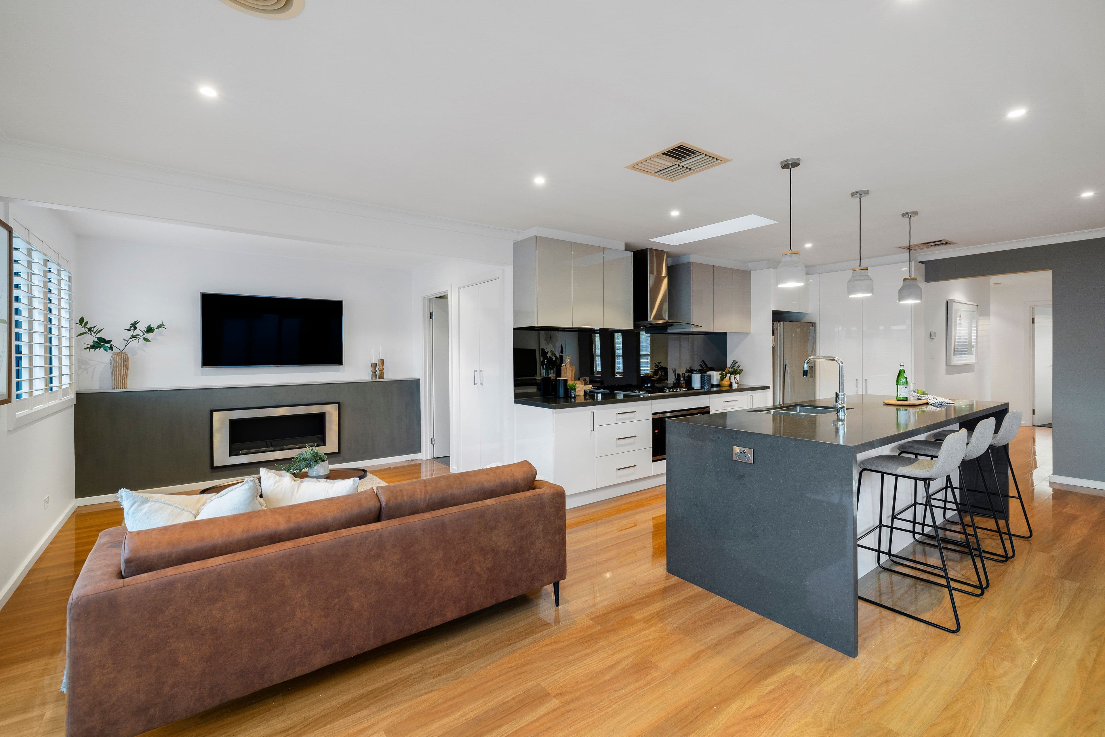 58 Jells Road, Cheltenham VIC 3192, Cheltenham - Thumbnail 2