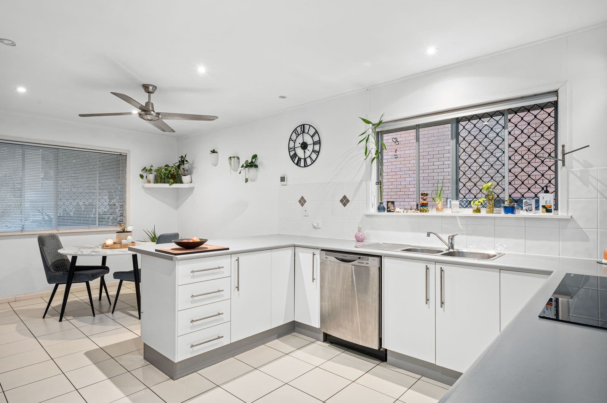 12 Laver Street, Macgregor QLD 4109, Macgregor - Thumbnail 2