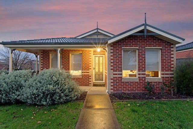 11 Syme Road, PAKENHAM VIC 3810, Pakenham - Image 1