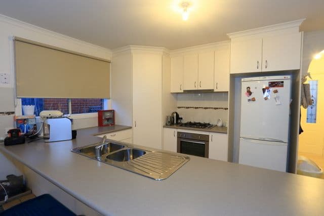 11 Syme Road, PAKENHAM VIC 3810, Pakenham - Thumbnail 3