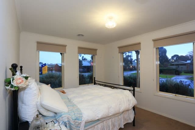 11 Syme Road, PAKENHAM VIC 3810, Pakenham - Thumbnail 5
