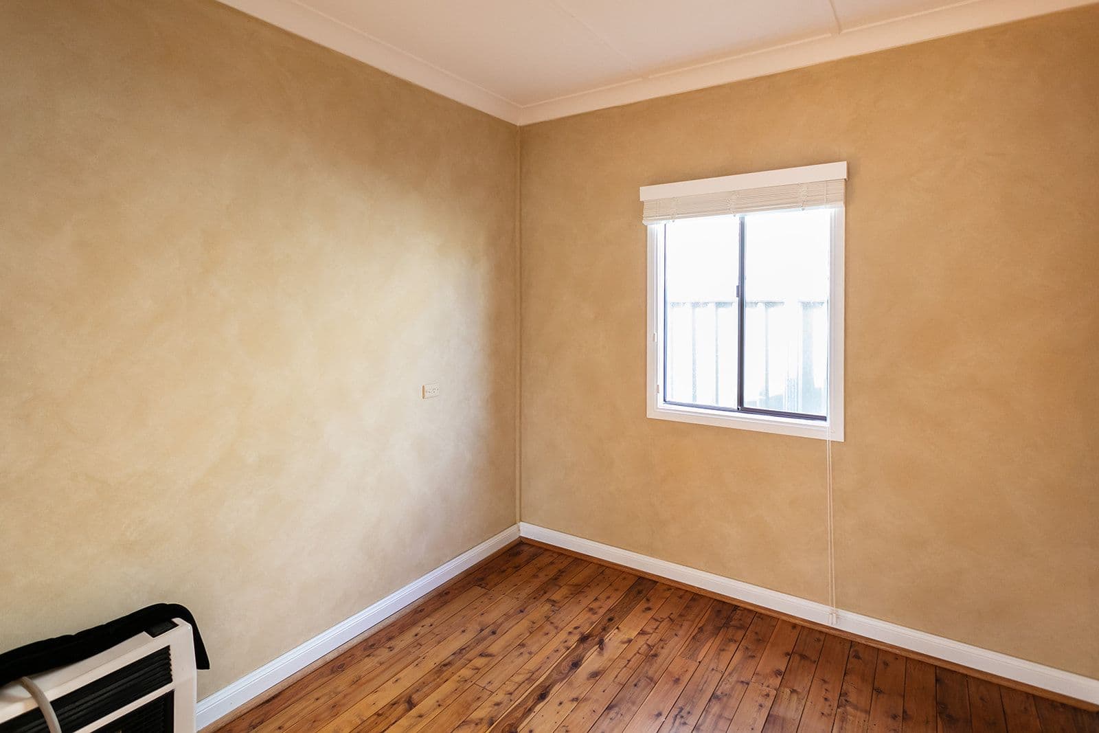 44 Churchill Avenue, Orange - Thumbnail 3