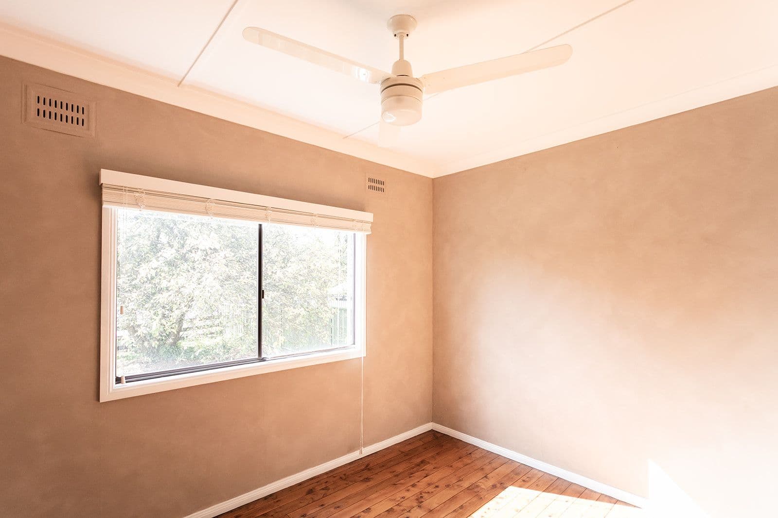 44 Churchill Avenue, Orange - Thumbnail 4