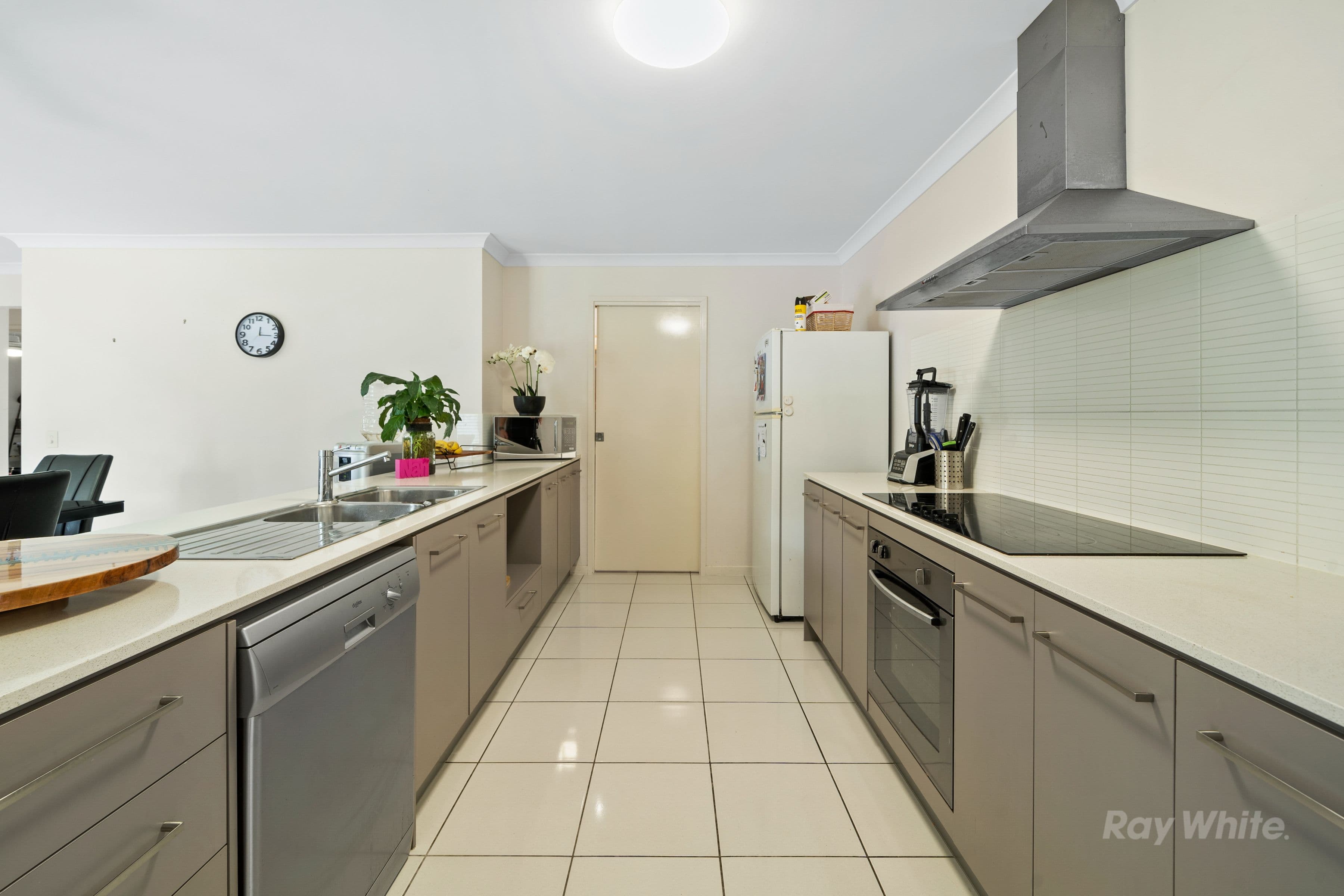 90 Evergreen Avenue, Loganlea QLD 4131, Loganlea - Thumbnail 2