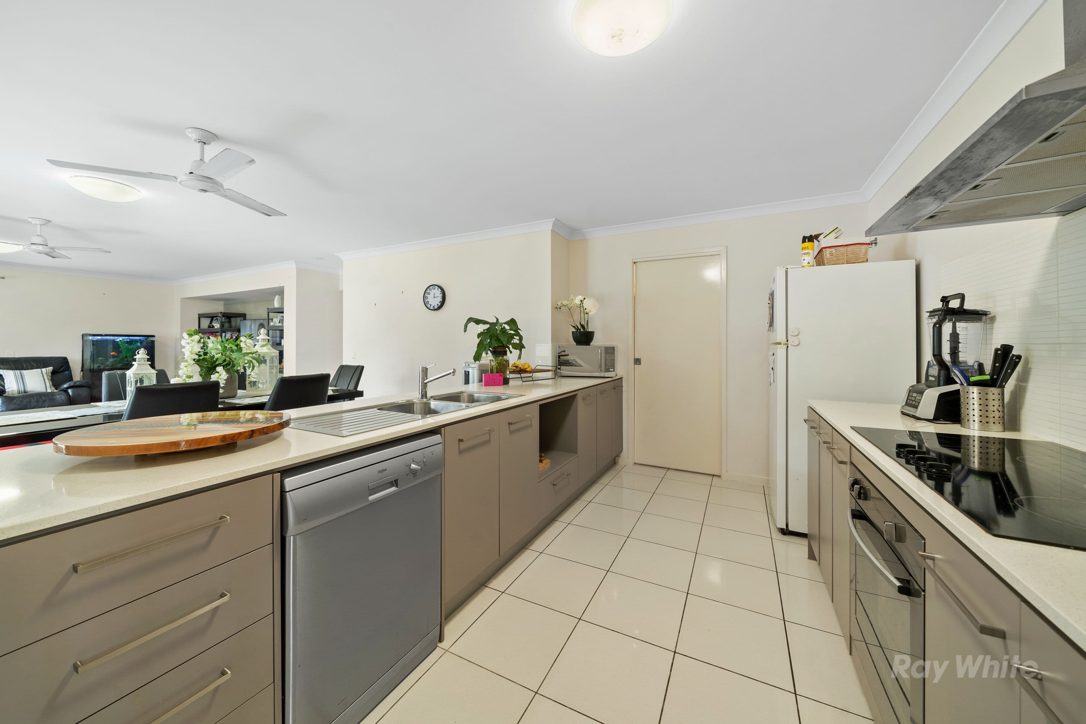 90 Evergreen Avenue, Loganlea QLD 4131, Loganlea - Thumbnail 3