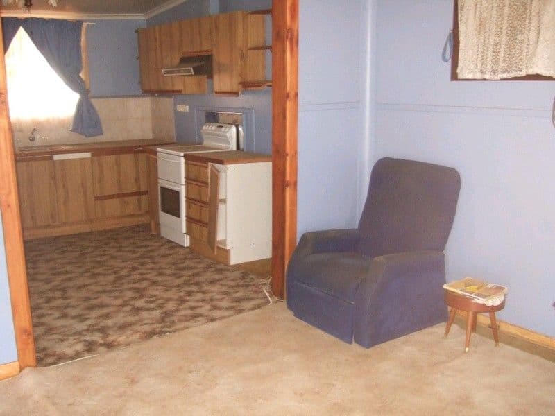 718 Beryl Street, BROKEN HILL NSW 2880, Broken Hill - Thumbnail 2