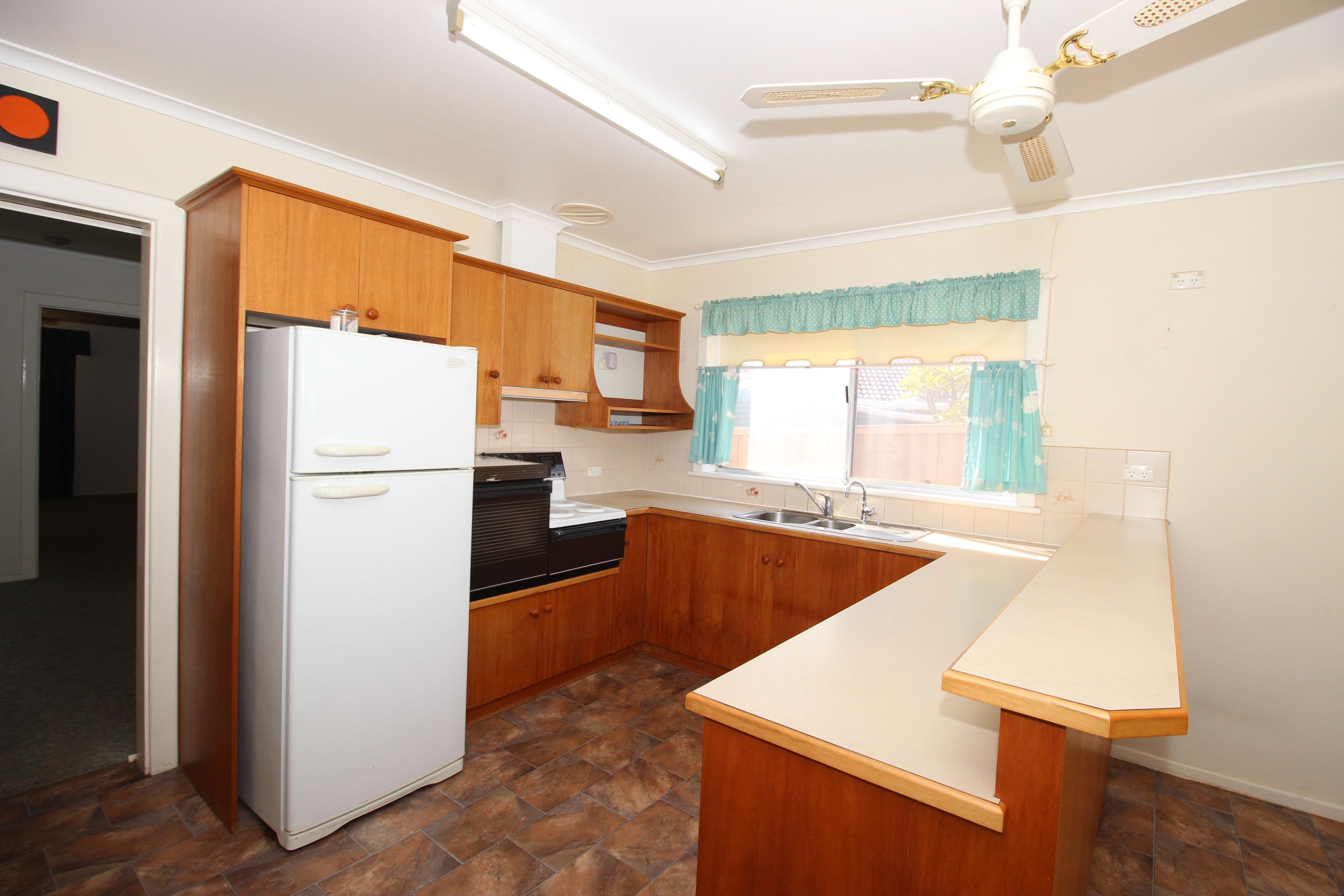 9 Marschall Street, Waikerie SA 5330, Waikerie - Thumbnail 2