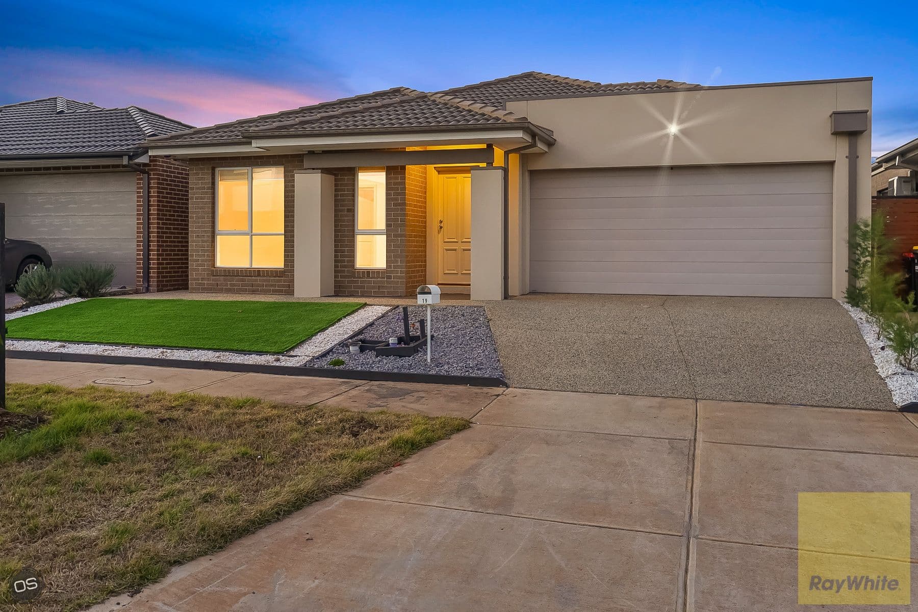 19 Cascade Drive, AINTREE VIC 3336, Aintree - Thumbnail 2