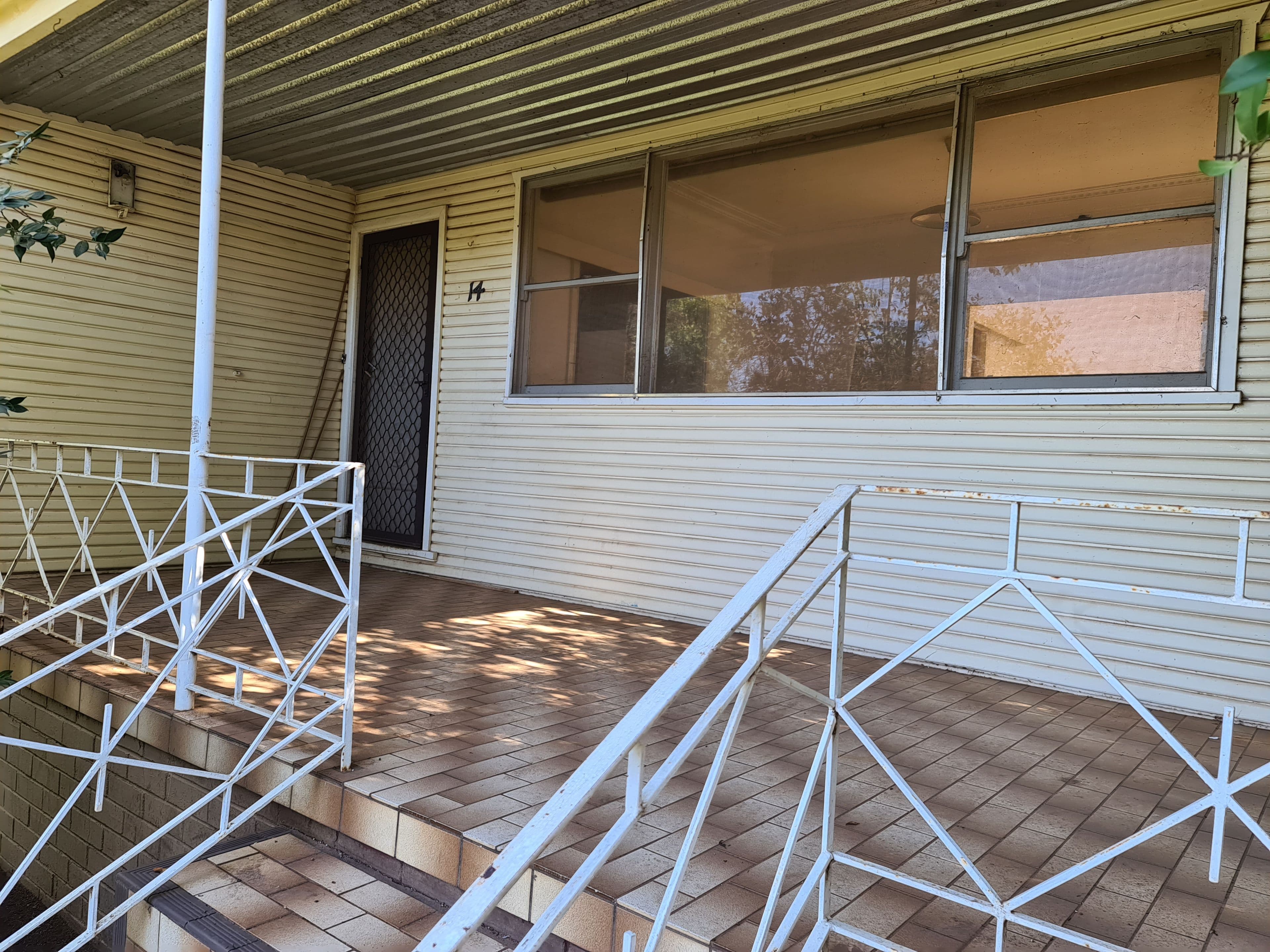 14 Hartigan Avenue, Parkes NSW 2870, Parkes - Thumbnail 2