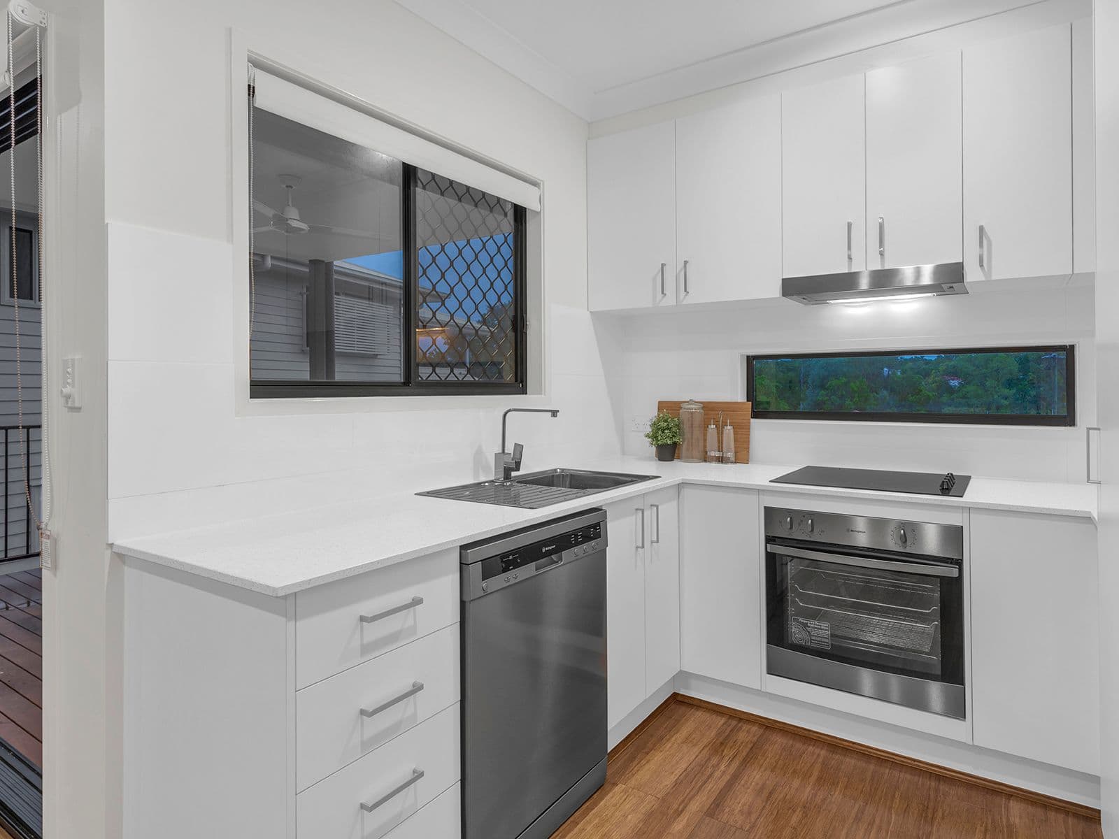 43B Ashton Street, Camp Hill QLD 4152, Camp Hill - Thumbnail 2