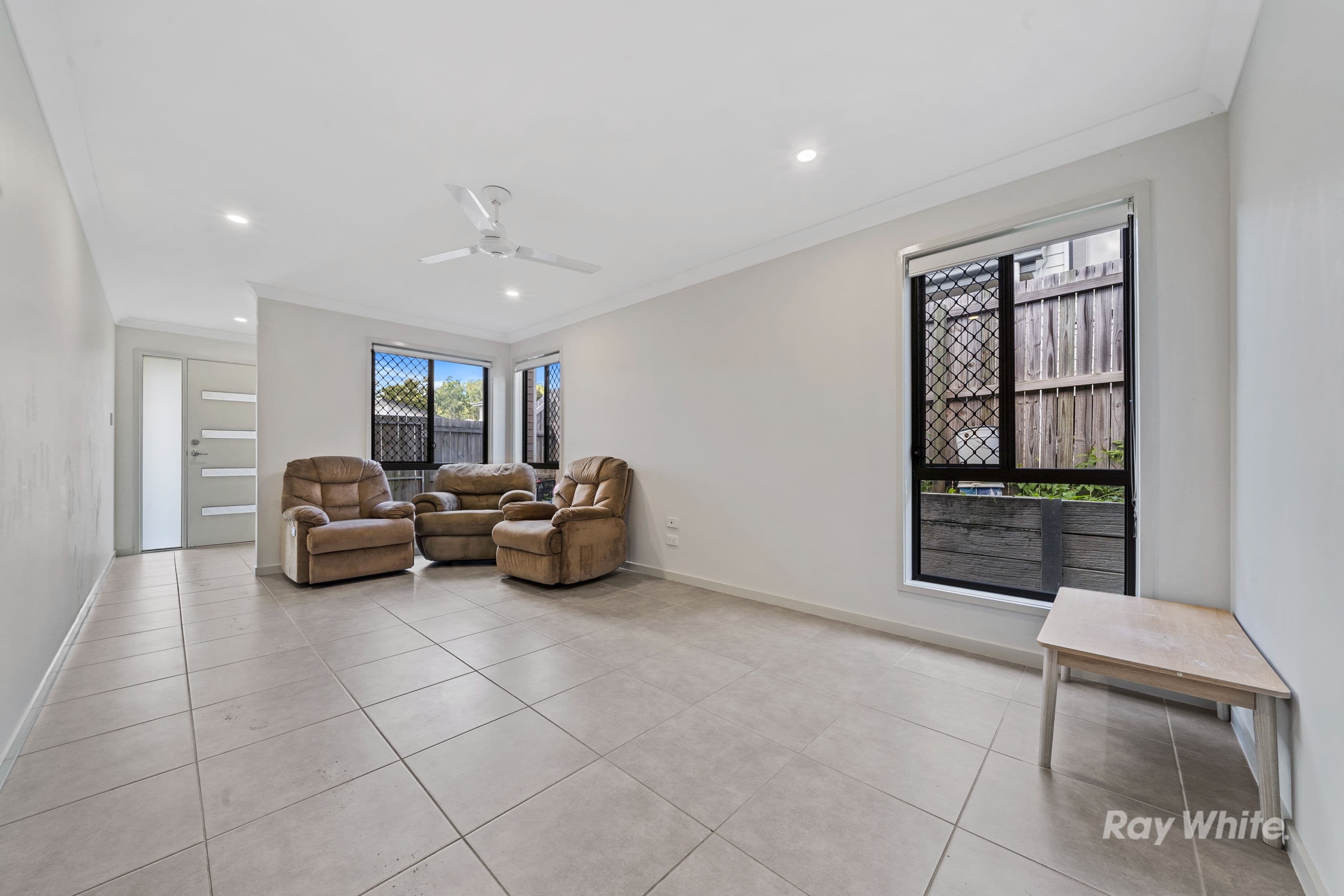 27 Dalby Street, Holmview QLD 4207, Holmview - Thumbnail 2