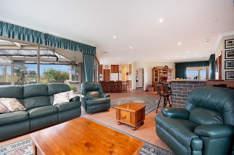 15 Navajo Drive, MOUNT GAMBIER SA 5290, Mount Gambier - Thumbnail 2