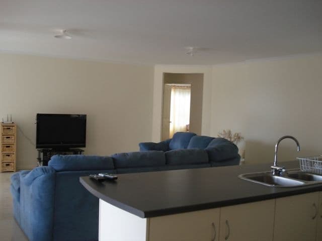 27 Liberty Crescent, SPRINGFIELD LAKES QLD 4300, Springfield Lakes - Thumbnail 8
