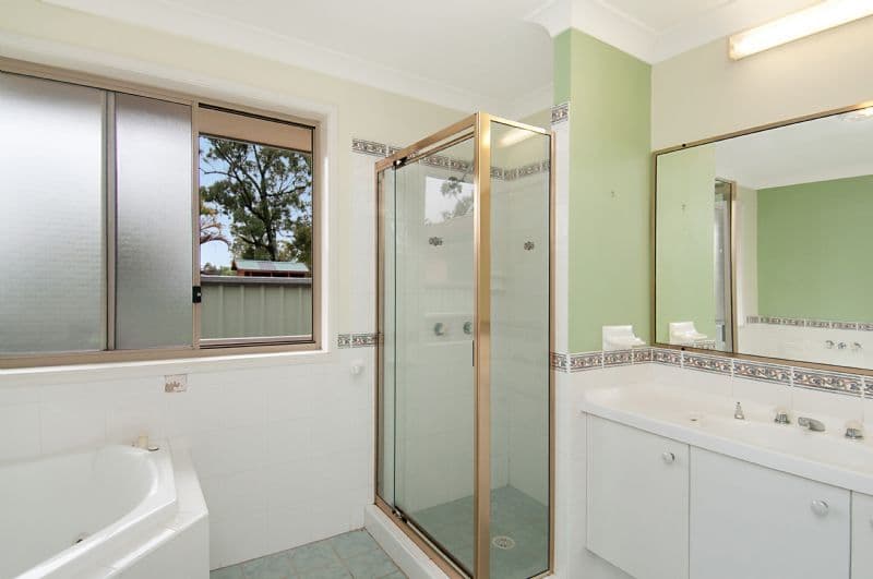25 Budgeree Drive, ABERGLASSLYN NSW 2320, Aberglasslyn - Thumbnail 4