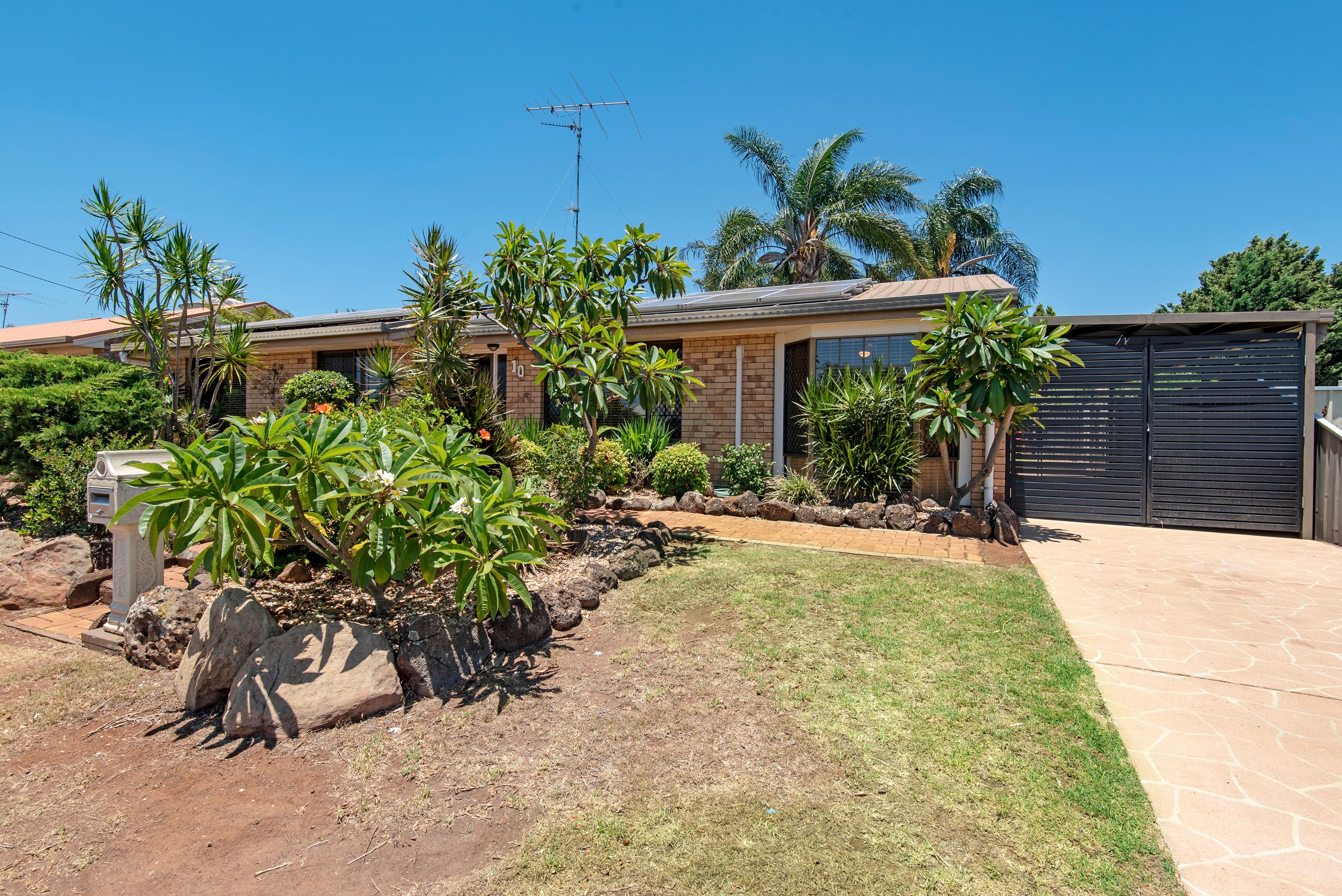 10 Brigalow Street, Newtown QLD 4350, Newtown - Thumbnail 2