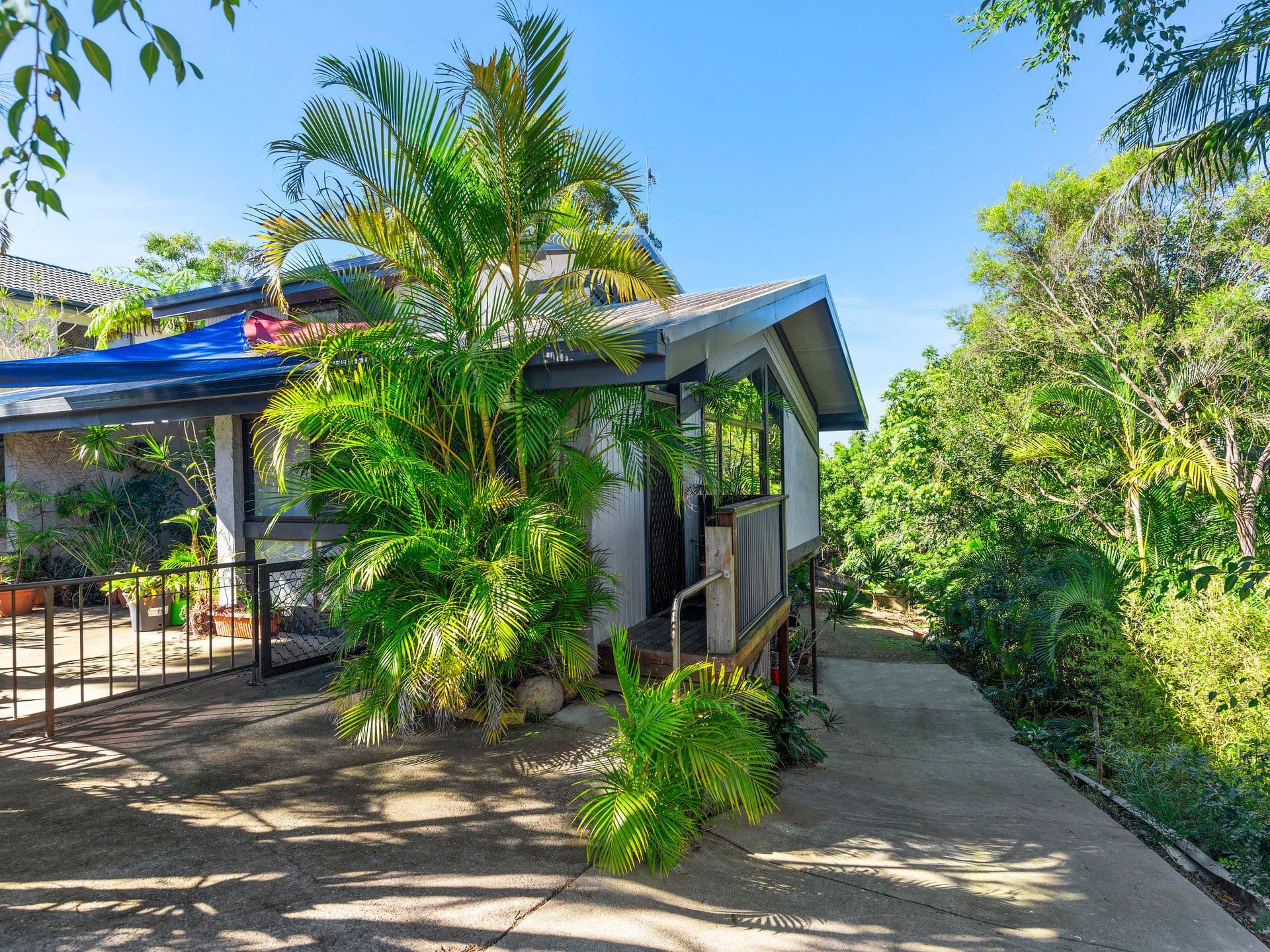8 Bindoon Close, Elanora QLD 4221, Elanora - Thumbnail 2