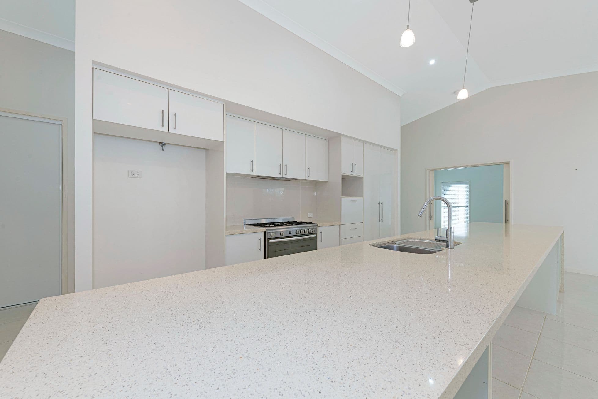 22 Bisdee Street, Coral Cove QLD 4670, Coral Cove - Thumbnail 7