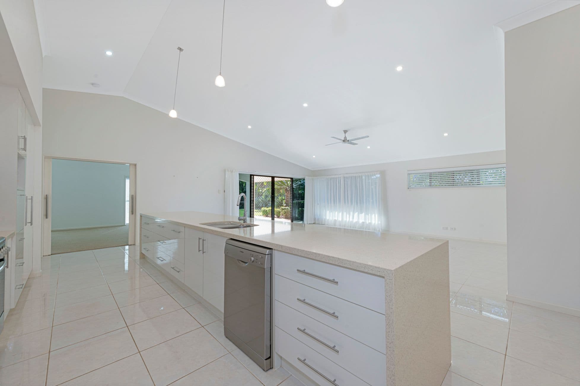 22 Bisdee Street, Coral Cove QLD 4670, Coral Cove - Thumbnail 8