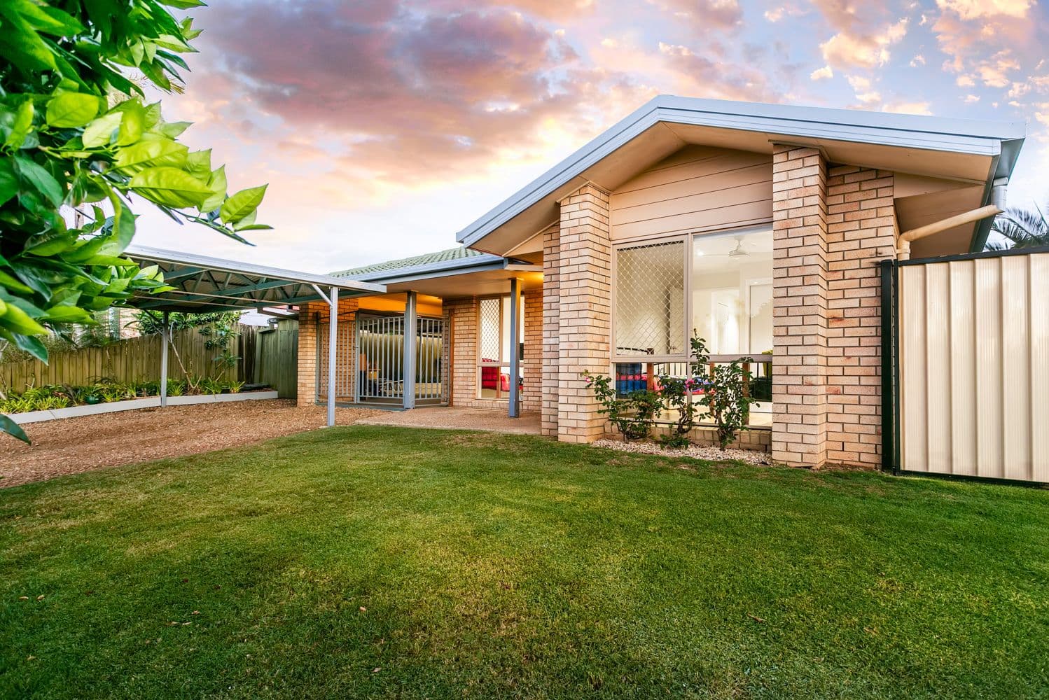 19 Noosa Court, Hillcrest QLD 4118, Hillcrest - Image 1