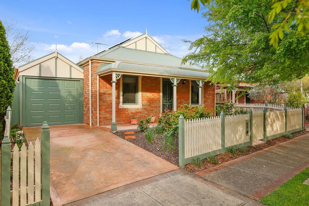 26 Chatswood Grove, Chirnside Park VIC 3116, Chirnside Park - Thumbnail 2