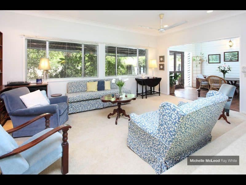 2 Dellamara Street, CHAPEL HILL QLD 4069, Chapel Hill - Thumbnail 2