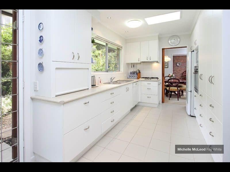 2 Dellamara Street, CHAPEL HILL QLD 4069, Chapel Hill - Thumbnail 5