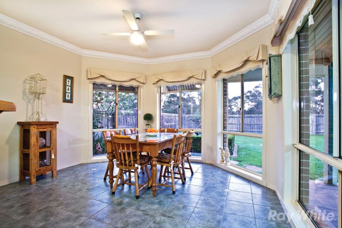 16 Earls Court, WANTIRNA SOUTH VIC 3152, Wantirna South - Thumbnail 7