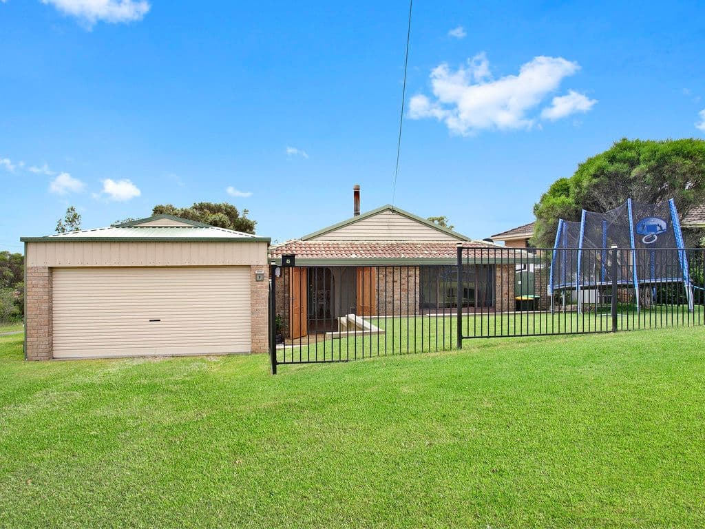 8 Tabratong Road, Helensburgh - Image 1