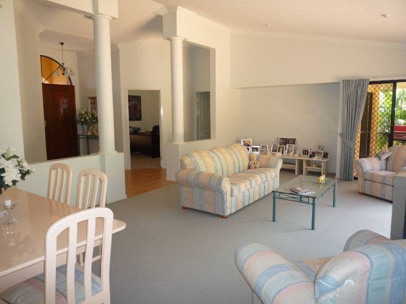 19 Hazel Court, ARUNDEL QLD 4214, Arundel - Thumbnail 3