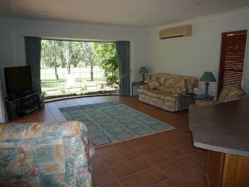 19 Hazel Court, ARUNDEL QLD 4214, Arundel - Thumbnail 7