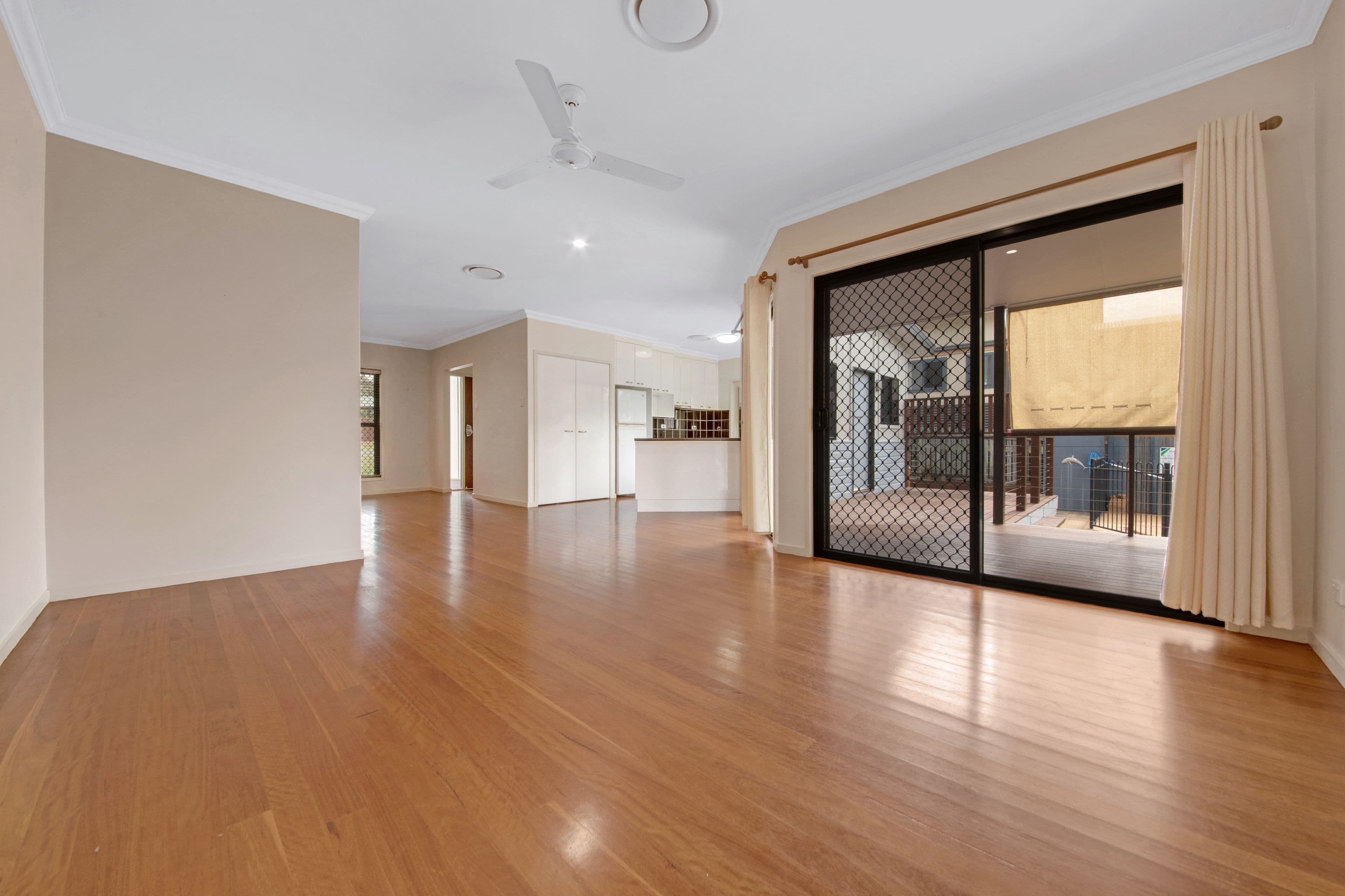 8 Douglas Street, Tannum Sands QLD 4680, Tannum Sands - Thumbnail 5