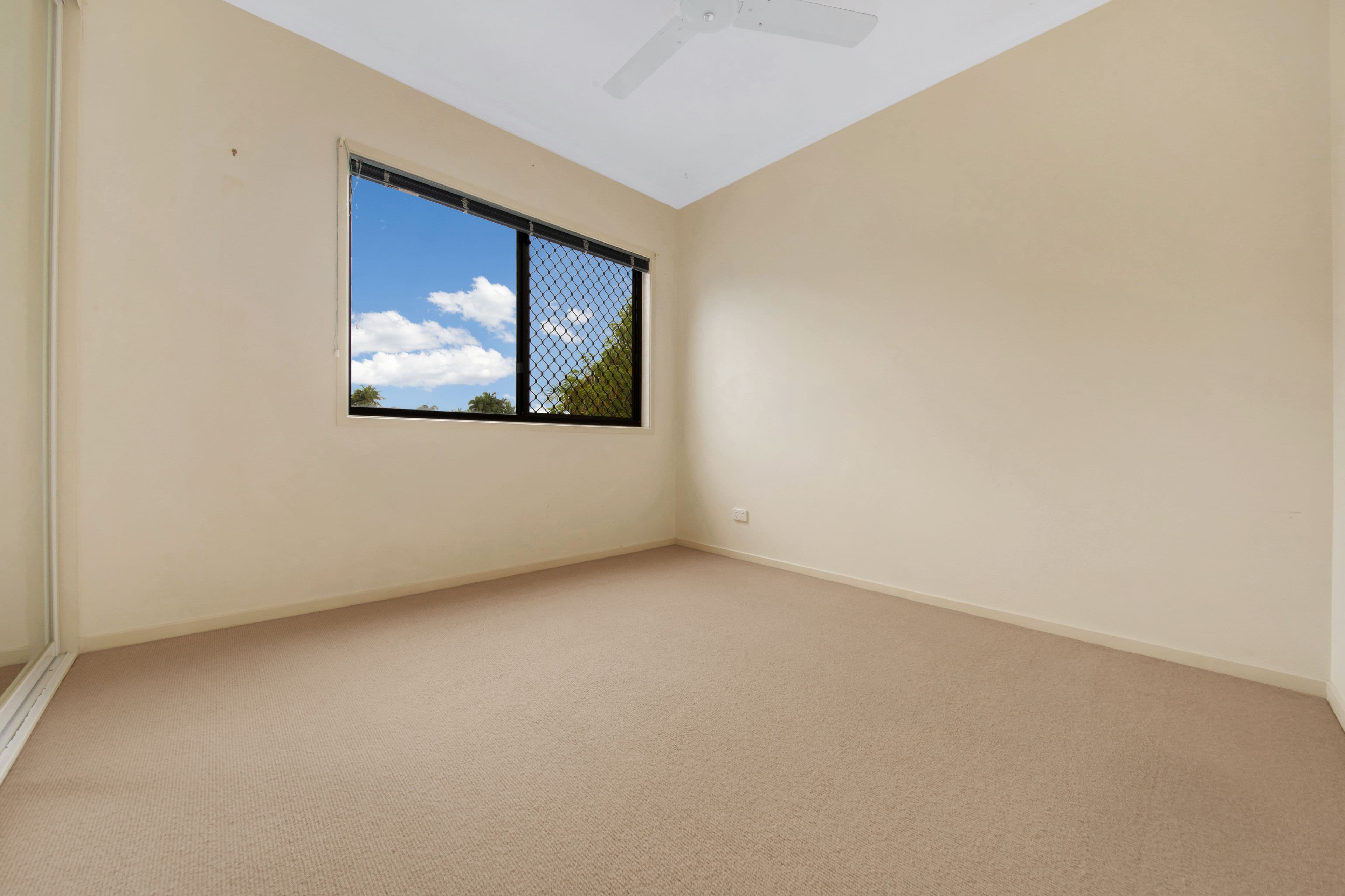 8 Douglas Street, Tannum Sands QLD 4680, Tannum Sands - Thumbnail 8