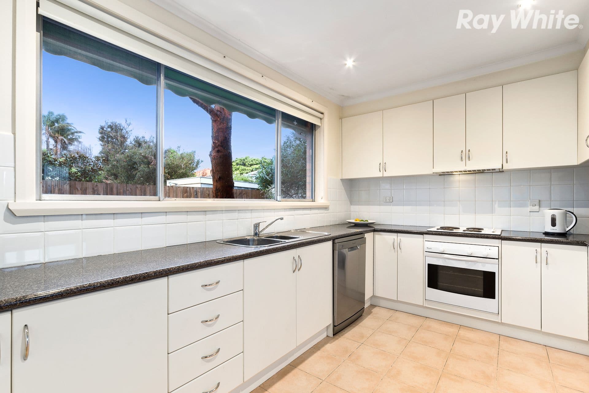 20 Seaview Crescent, Black Rock VIC 3193, Black Rock - Thumbnail 2